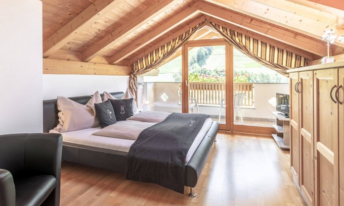Valle Aurina Apartment | Apartment "Steinhaus XL1" with Mountain View, Shared Pool & Wi-Fi