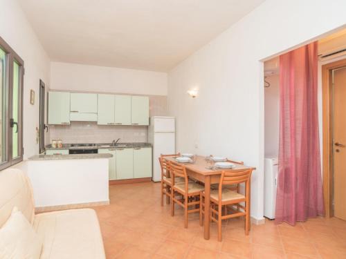 Costa Rei Apartment | Apartment Stella con piscina comune - REI100 by Interhome