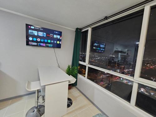 Las Rejas Apartment | Apartment steps from the Alameda Terminal and USACH