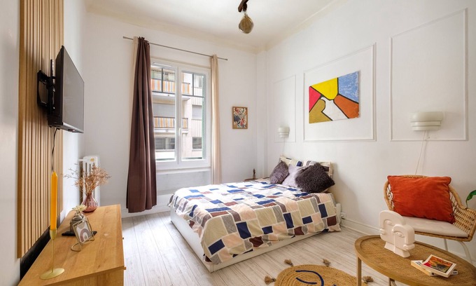 Le Piol Apartment | Apartment 'Studio Proche Centre Ville Et Gare' with Wi-Fi