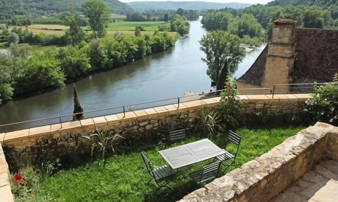Beynac-et-Cazenac Apartment | Apartment-Superior-Ensuite with Shower-Vue rivière