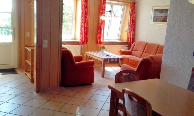Nordstrand Apartment | Apartment 'Süderoog' with Private Terrace, Shared Garden and Wi-Fi