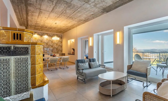 Obersalwey Apartment | Apartment 'Suiten Im Alten Berghotel Franziska' with Mountain View, Shared Garden and Wi-Fi