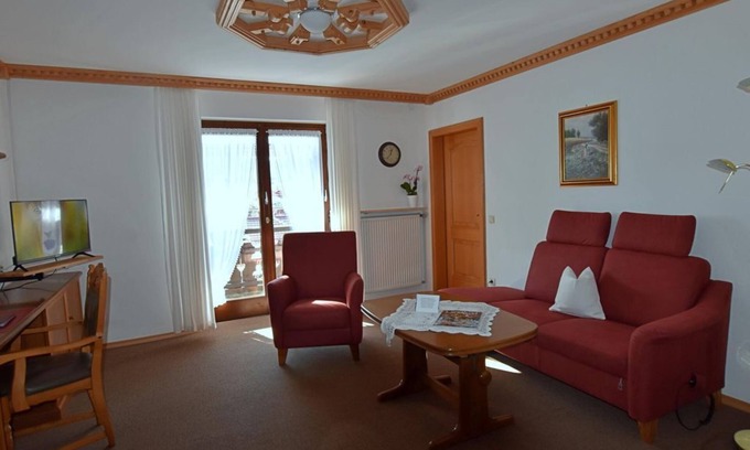 Bad Bayersoien Bed & Breakfast | Apartment Susanne (dog on request) - Gästehaus Bergfrieden