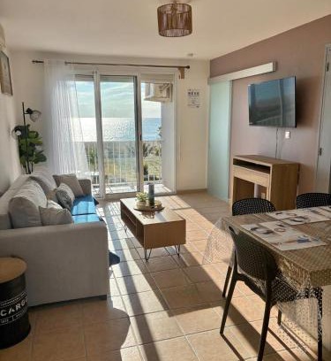 Saint-Cyprien Plage Apartment | Apartment T2 with sea view in Saint Cyprien 50 m from the beach, parking