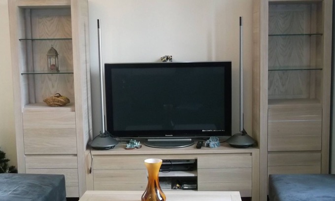 Pontaillac Apartment | Apartment T2 Qtier Pontaillac, house early 20th century, 100m Beach