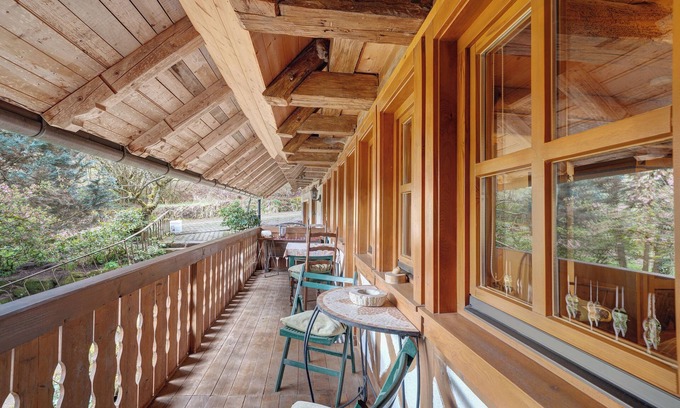Sankt Georgen im Schwarzwald Apartment | Apartment 'Talblickhof Mit 100 Qm' with Shared Terrace, Shared Garden and Wi-Fi
