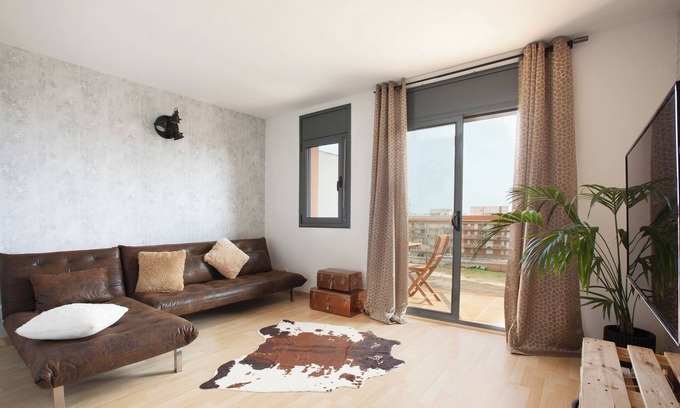 Canet de Mar Apartment | Apartment 'Terraced Beach' with Private Terrace, Wi-Fi and Air Conditioning