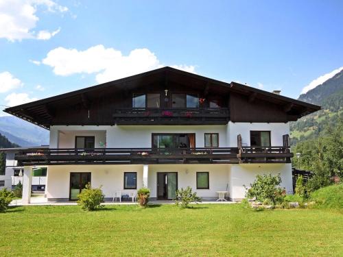 Bad Gastein Apartment | Apartment The Alpine Classic by Interhome