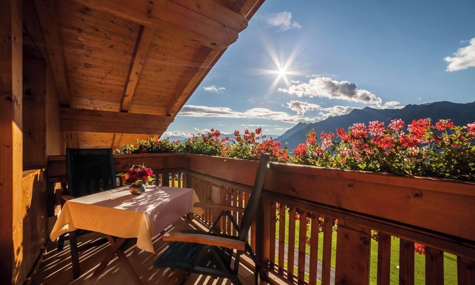 Prenn Apartment | Apartment “Tonigbauernhof Blumenwiese” with Mountain View, Balcony & Wi-Fi