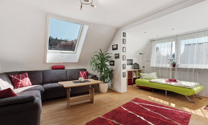 Ringsheim Apartment | Apartment 'Trauerweide' with Balcony and Wi-Fi