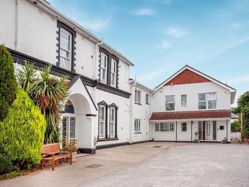Roundham House | Apartment Twelve - Uk39868