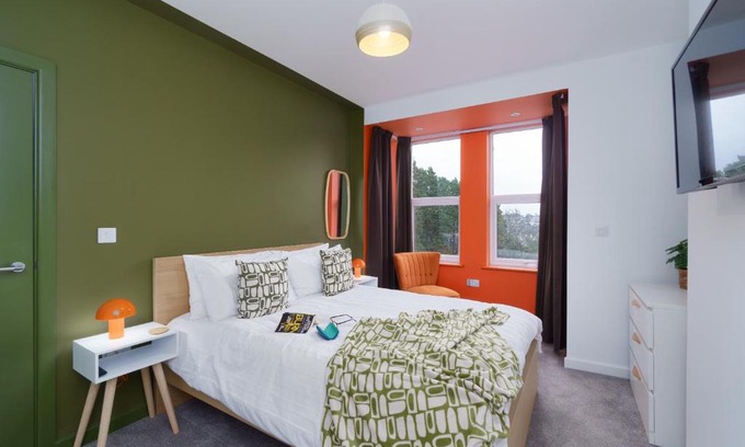 Plymouth Apartment | Apartment Two by Ocean City Retreats - Two bedrooms, private car park