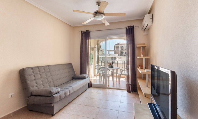 Puerto de Mazarron Apartment | Apartment 'Vacaciones Sol Y Playa' with Balcony and Wi-Fi