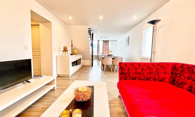 Chamrousse Apartment | Apartment 'Vacances De Rêves - Casserousse' with Shared Terrace and Wi-Fi