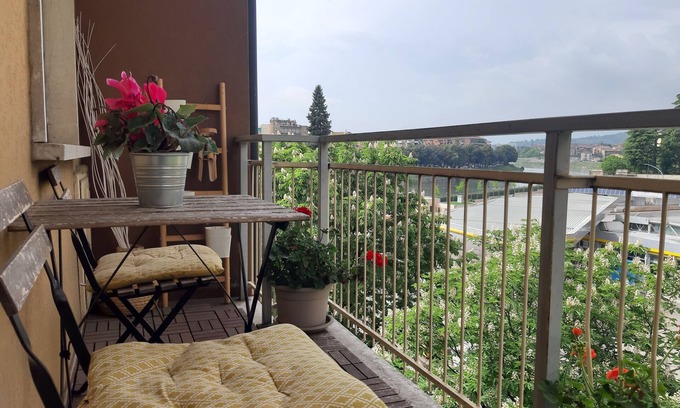 Verona City Centre Apartment | Apartment Verona with river view Appartamento Adige IT023091C2QTE3DV38