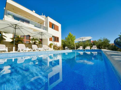 Brodarica Apartment | Apartment Villa Malu Sun I by Interhome