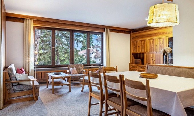 Terlano Apartment | Apartment "Villa Pinie" with Private Garden, Private Terrace & Wi-Fi