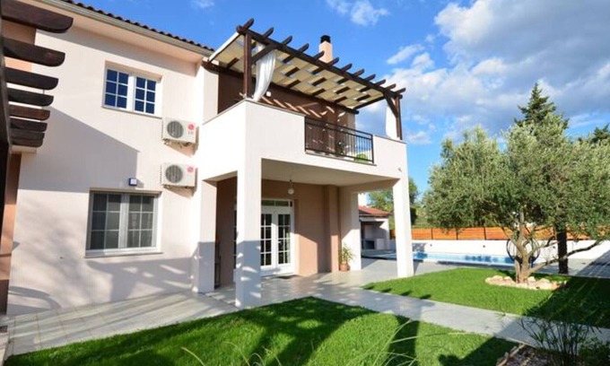 Pirovac Villa | Apartment Villa Troskot - Villa with pool