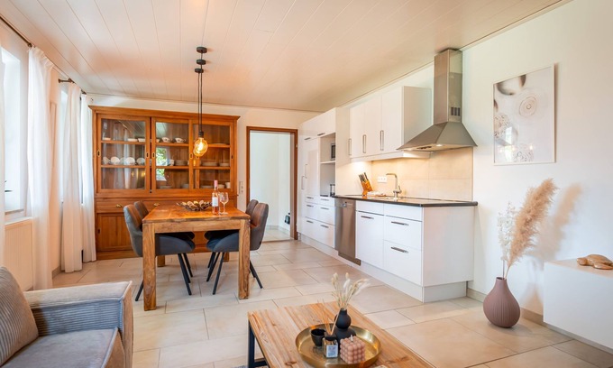 Unteruhldingen Apartment | Apartment with 75sqm, 1 bedroom, 1 living/bedroom, max. 4 persons