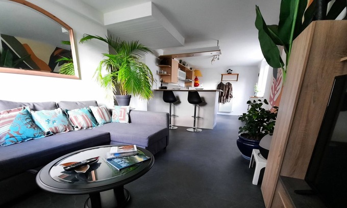 Cournon-dʼAuvergne Apartment | Apartment with garden near zenith