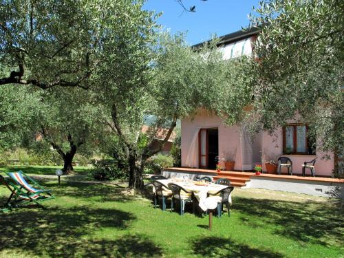 Capanne-Prato-Cinquale Apartment | Apartment Wilma by Interhome