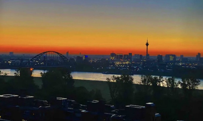 Hammfeld Apartment | Apartment with a view of the Rhine & home cinema