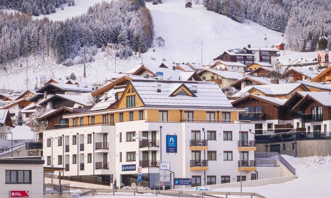 Fiss Apartment | Apartment with balcony near ski area