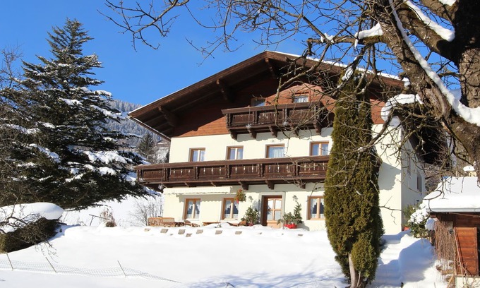 Taxenbach Apartment | Apartment with Garden, Garden Furniture, BBQ