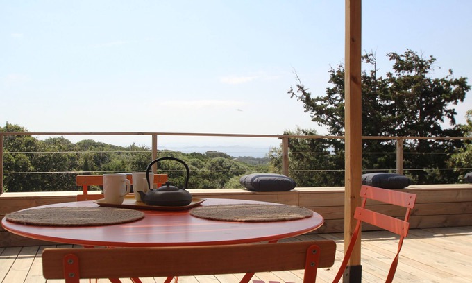 Bonifacio Apartment | Apartment with large terrace and sea view, near Bonifacio.