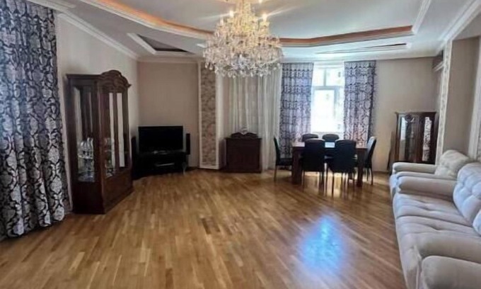 Baku Apartment | Apartment with park view