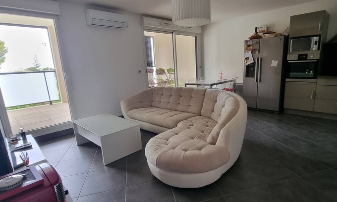 Le Cres Apartment | Apartment with pool 10 minutes from the beach