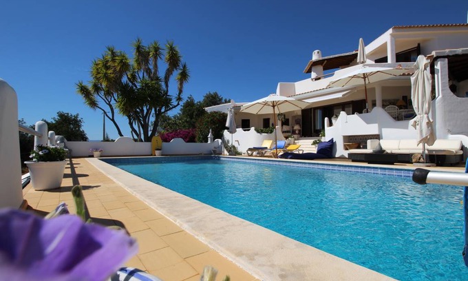 Guia Apartment | Apartment With Pool in Albufeira