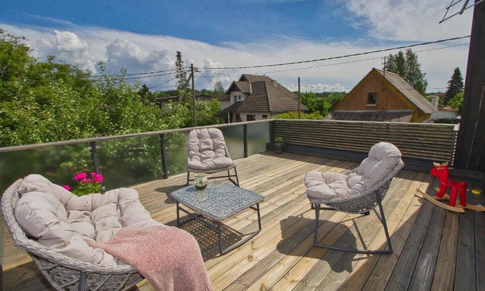 Parnu Apartment | Apartment with private garden and large balcony