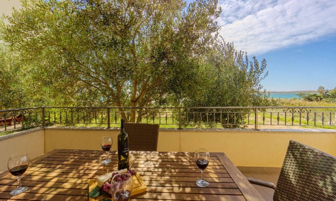 Vidalici Apartment | Apartment with sea view, directly at the beach, beach chairs