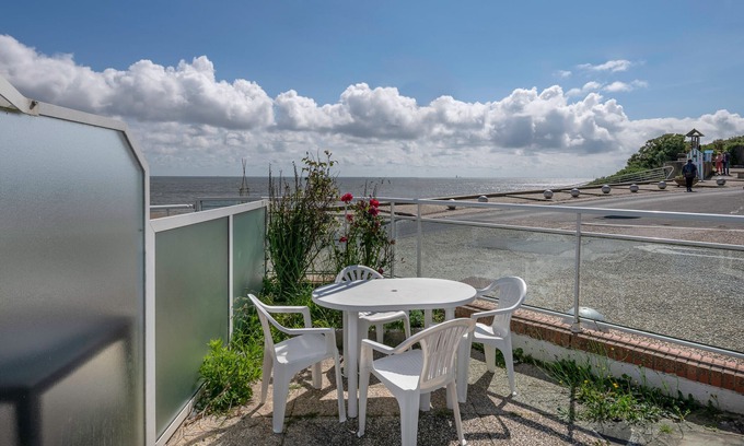 Saint-Marc-sur-Mer Apartment | Apartment with terrace and sea view - 30m from the beach