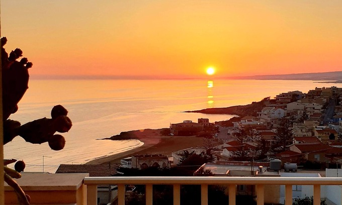 Cava dʼAliga Apartment | Apartment with the most beautiful sunset in Sicily