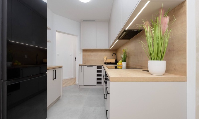 Piastow Apartment | Apartment With Two Balconies by Renters