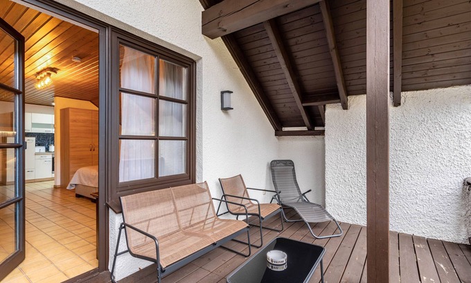 Assinghausen Apartment | Apartment 'Wohnung 1' with Shared Terrace, Shared Garden and Wi-Fi