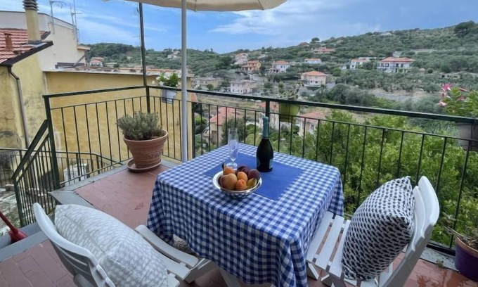Artallo Apartment | Apartment Zia Fanni in Imperia - 4 persons, 1 bedrooms