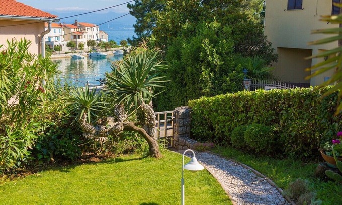 Porat Apartment | Apartment Zlendić very close to the sea