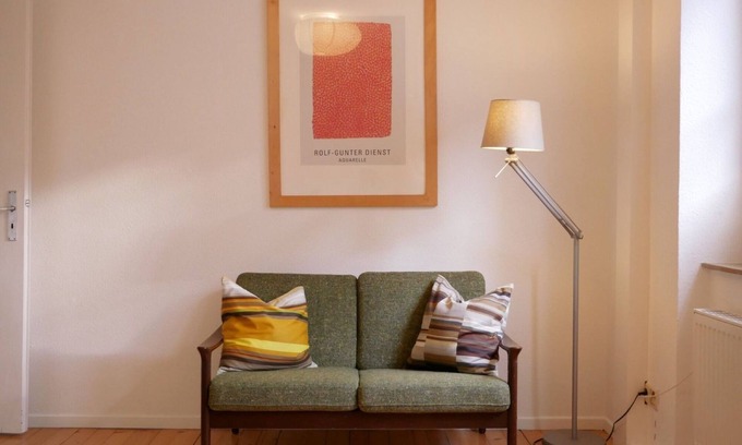 Bruhl-Beurbarung Apartment | Apartment 'Zweiteheimatfreiburg - Rot' with Shared Garden and Wi-Fi