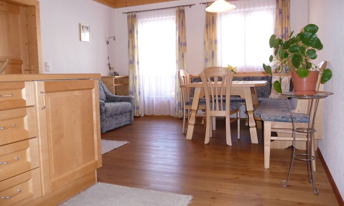 Innervillgraten Apartment | Apartmenthaus Gutwenger, Apartment limestone