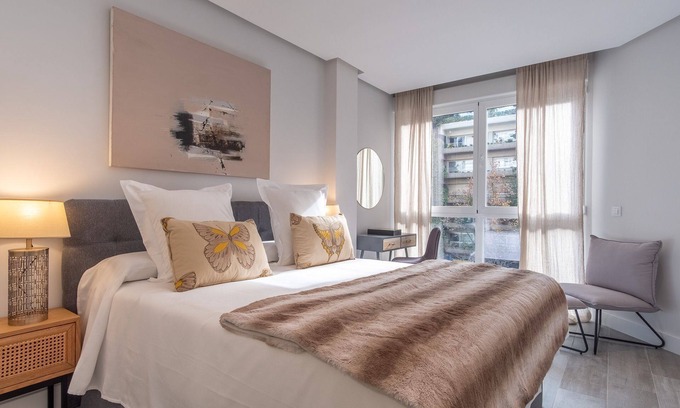 Malasana Apartment | Apartmento Chamberi con Piscina de Temporada Verano ( Alberto Alquilera I )