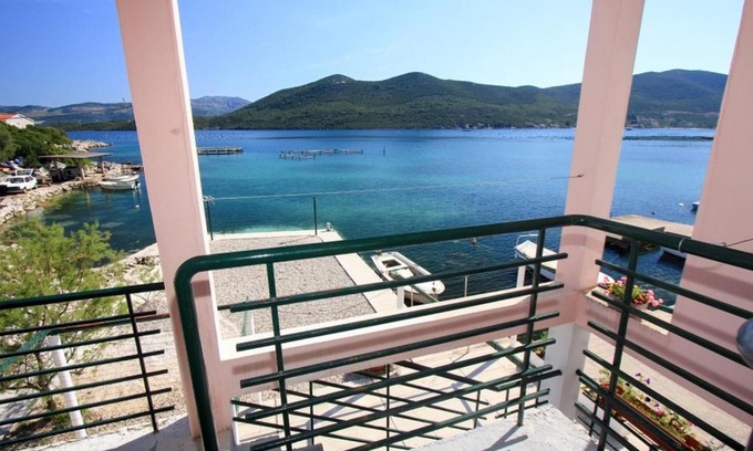 Putnikovic Apartment | Apartments Žuronja