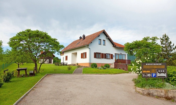 Catrnja Apartment | Apartments and rooms Zoran, (16221), Smoljanac, Croatia