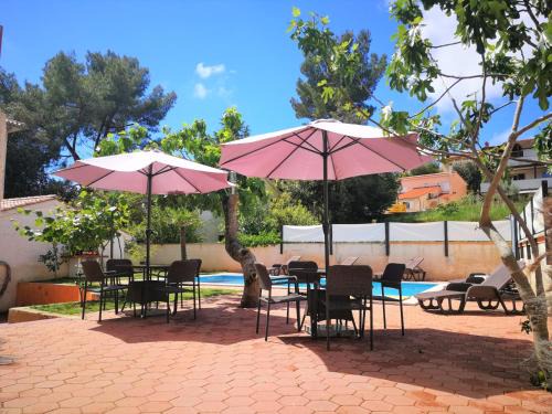 Pjescana Uvala Apartment | Apartments Bilic with garden & swimming pool - 50m from the beach