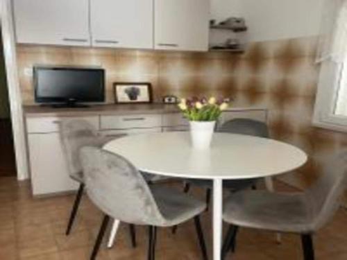 Brna Apartment | Apartments Bleu - One Bedroom Apartment with Balcony and See View 3