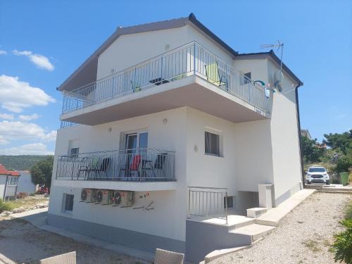 Razanj Apartment | Apartments BruLo