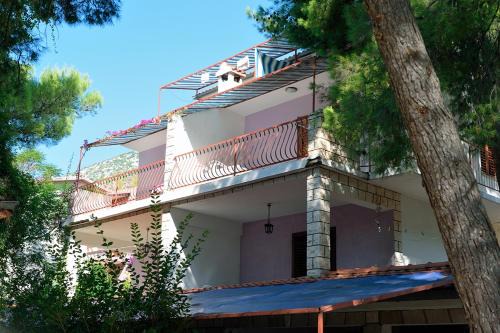 Ivan Dolac Apartment | Apartments by the sea Ivan Dolac, Hvar - 18100